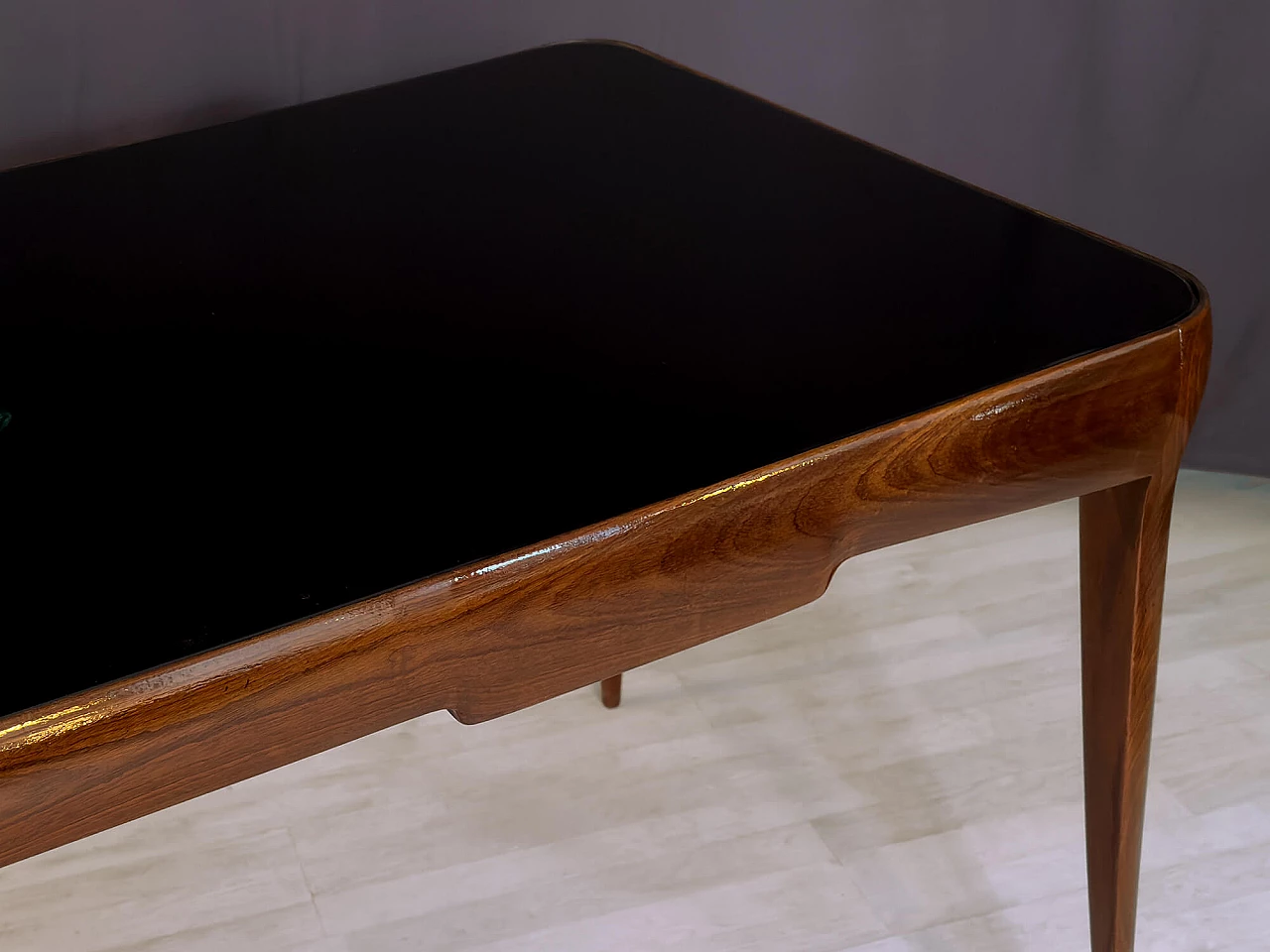 Walnut and black glass table in the style of Gio Ponti, 1950s 8