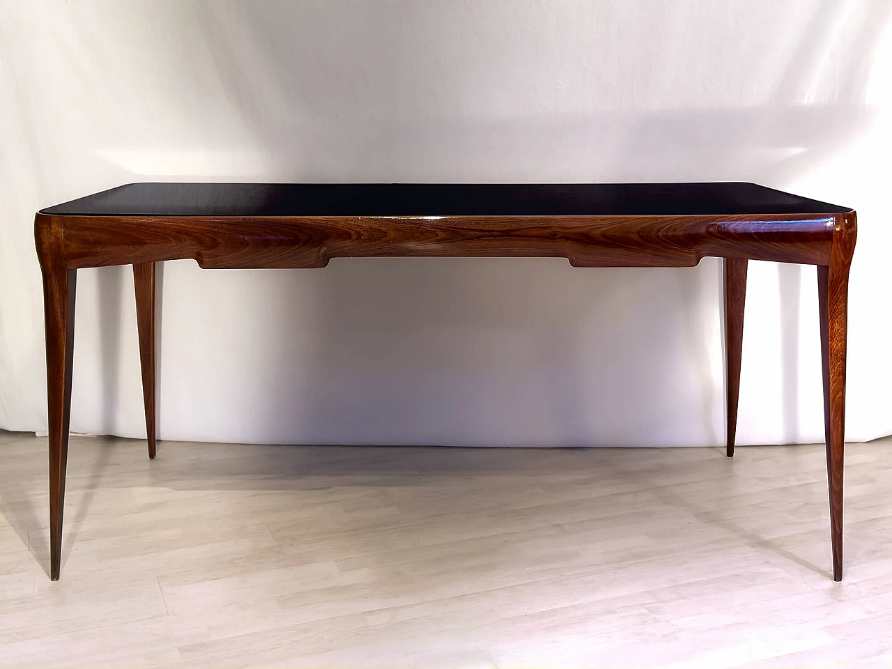 Walnut and black glass table in the style of Gio Ponti, 1950s 9