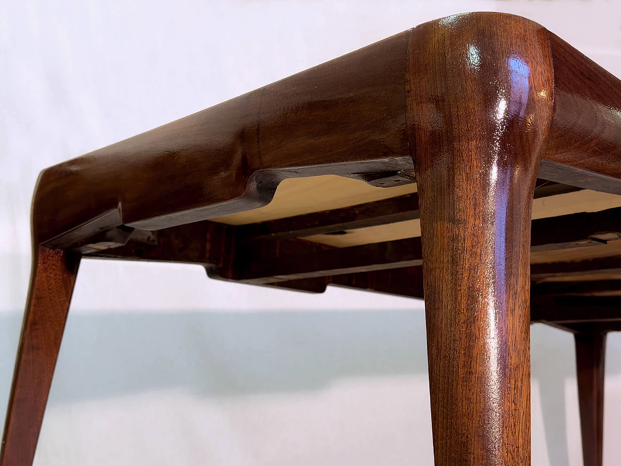 Walnut and black glass table in the style of Gio Ponti, 1950s 11