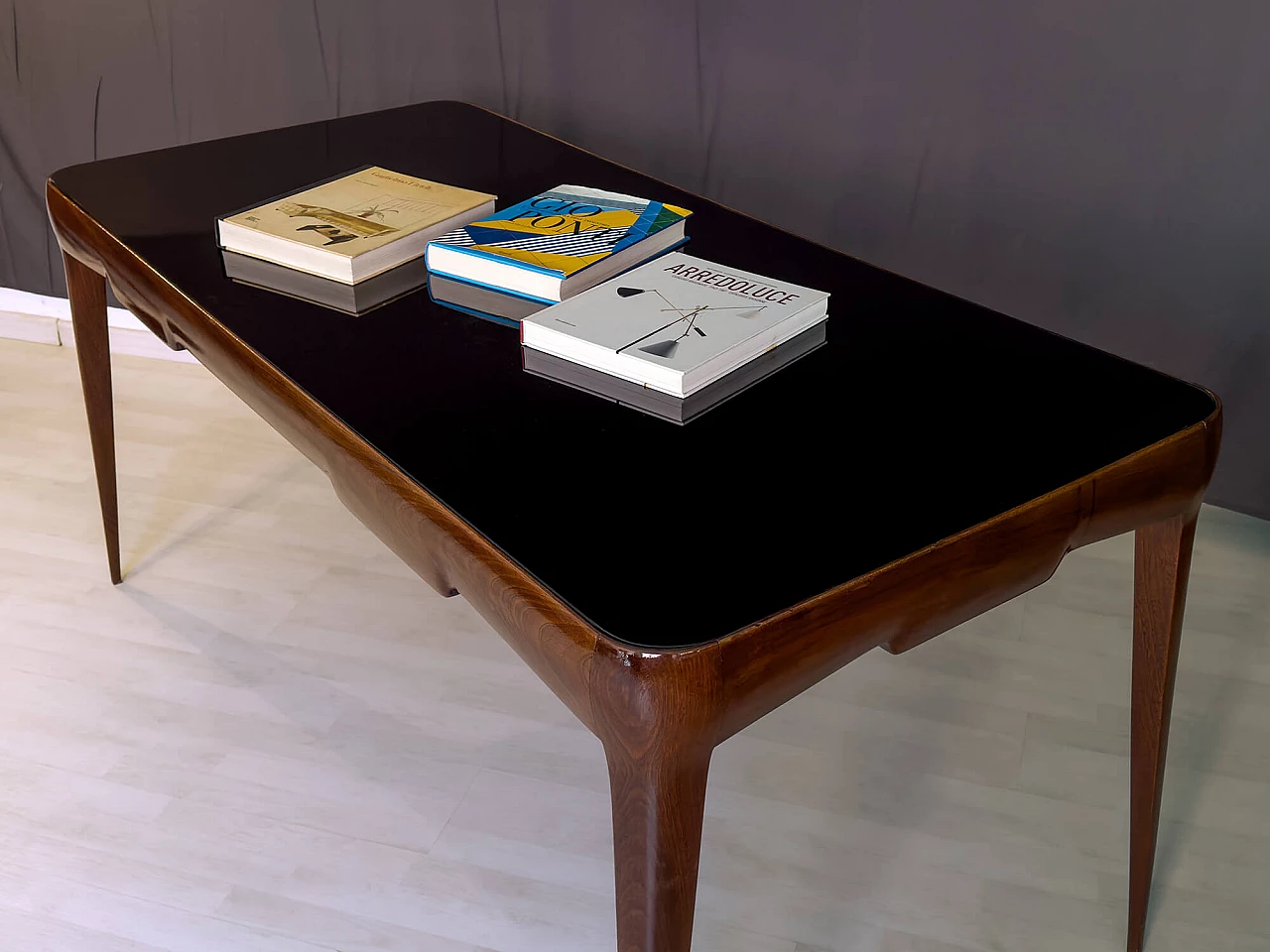 Walnut and black glass table in the style of Gio Ponti, 1950s 16