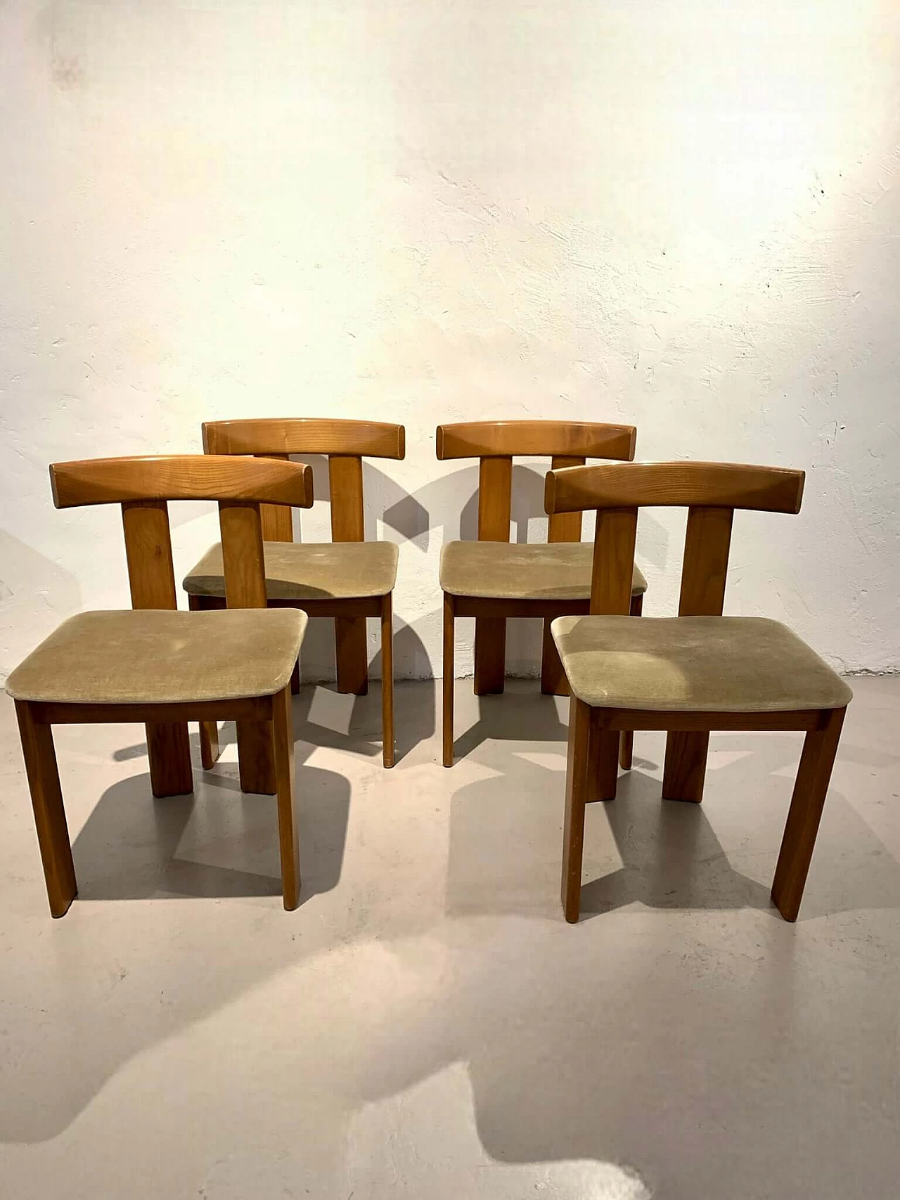 4 Sedie in legno e velluto di Luigi Vaghi per Former, anni '70 2