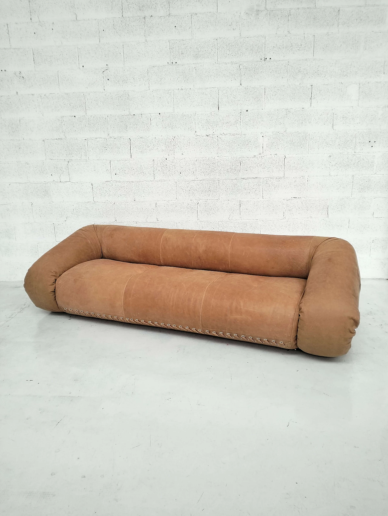 Anfibio three-seater leather sofa by Alessandro Becchi for Giovannetti, 1970s 1