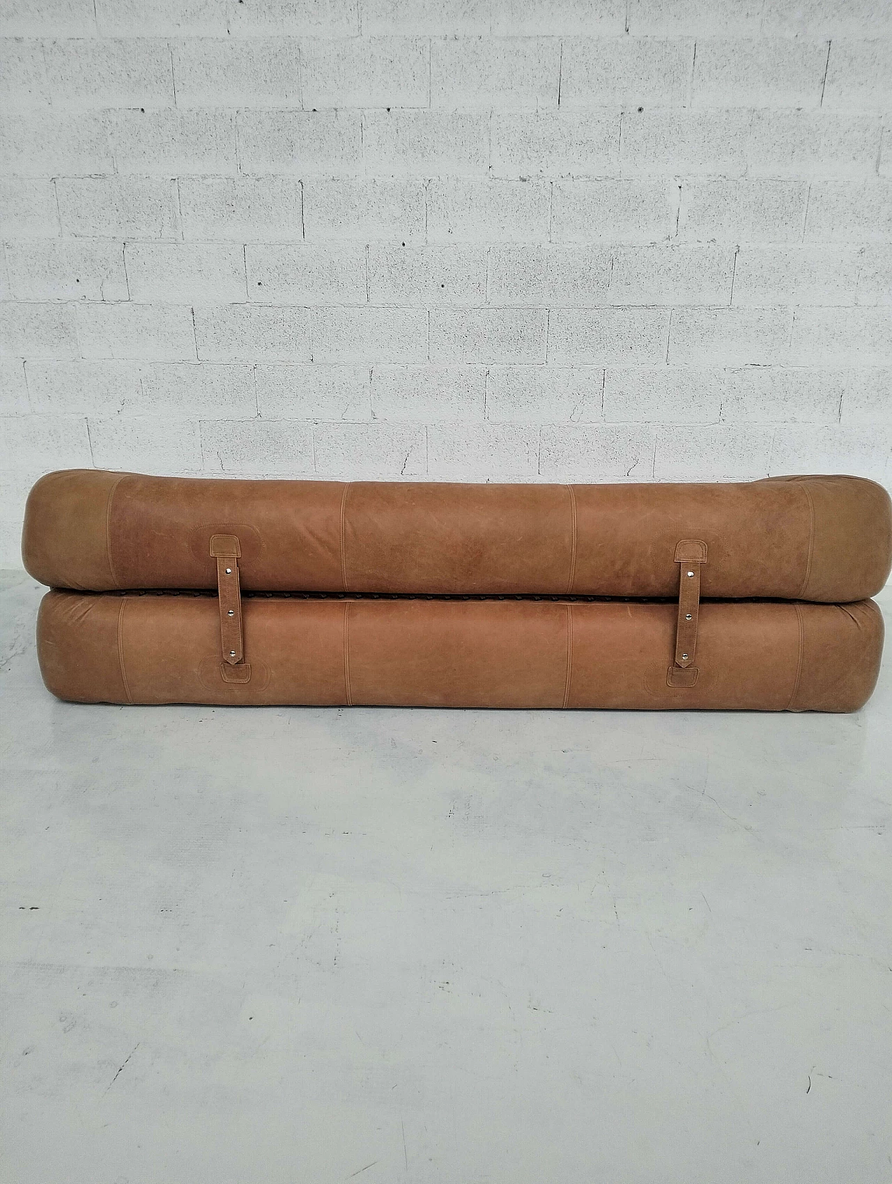 Anfibio three-seater leather sofa by Alessandro Becchi for Giovannetti, 1970s 14