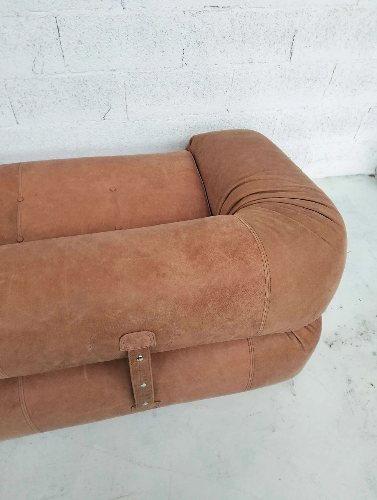 Anfibio three-seater leather sofa by Alessandro Becchi for Giovannetti, 1970s 16