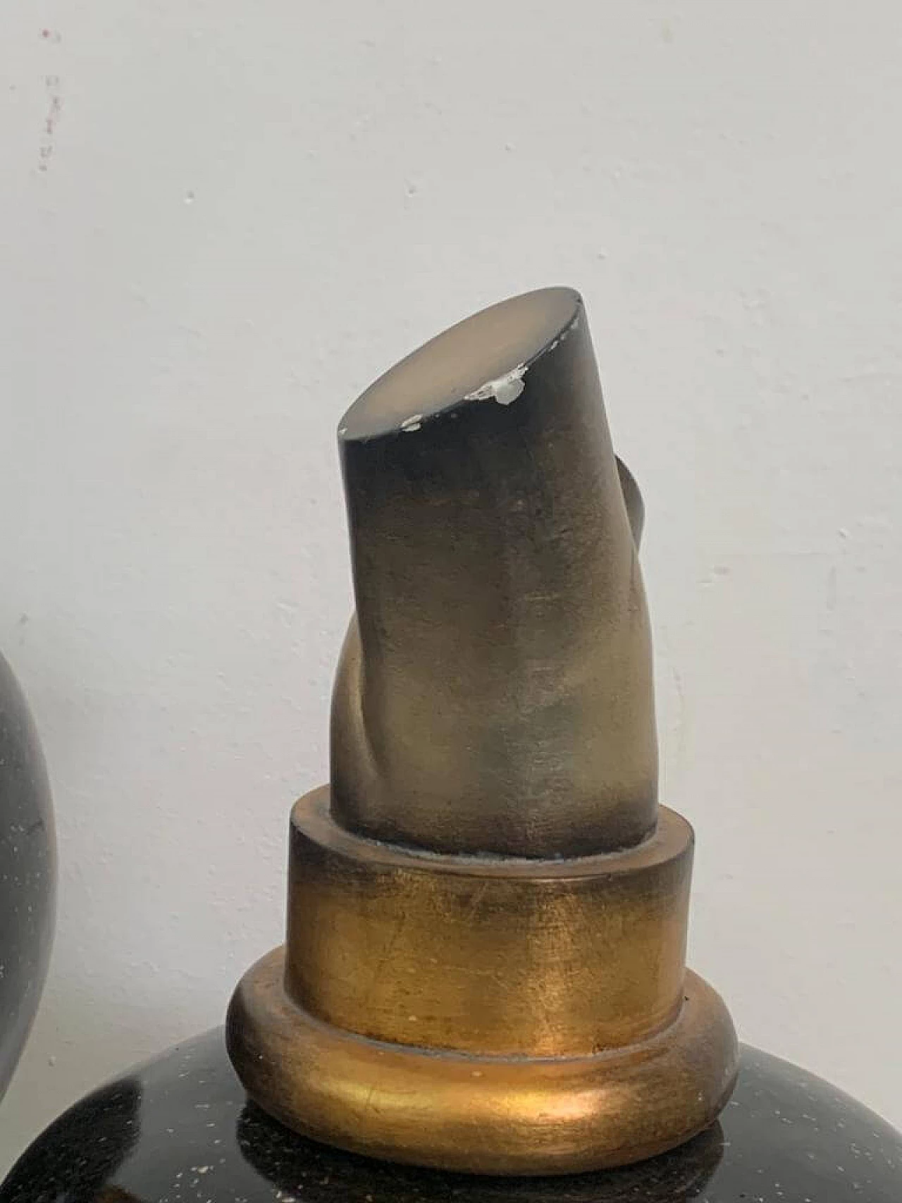 Pair of vases with lid by Lam Lee Group, 1980s 6