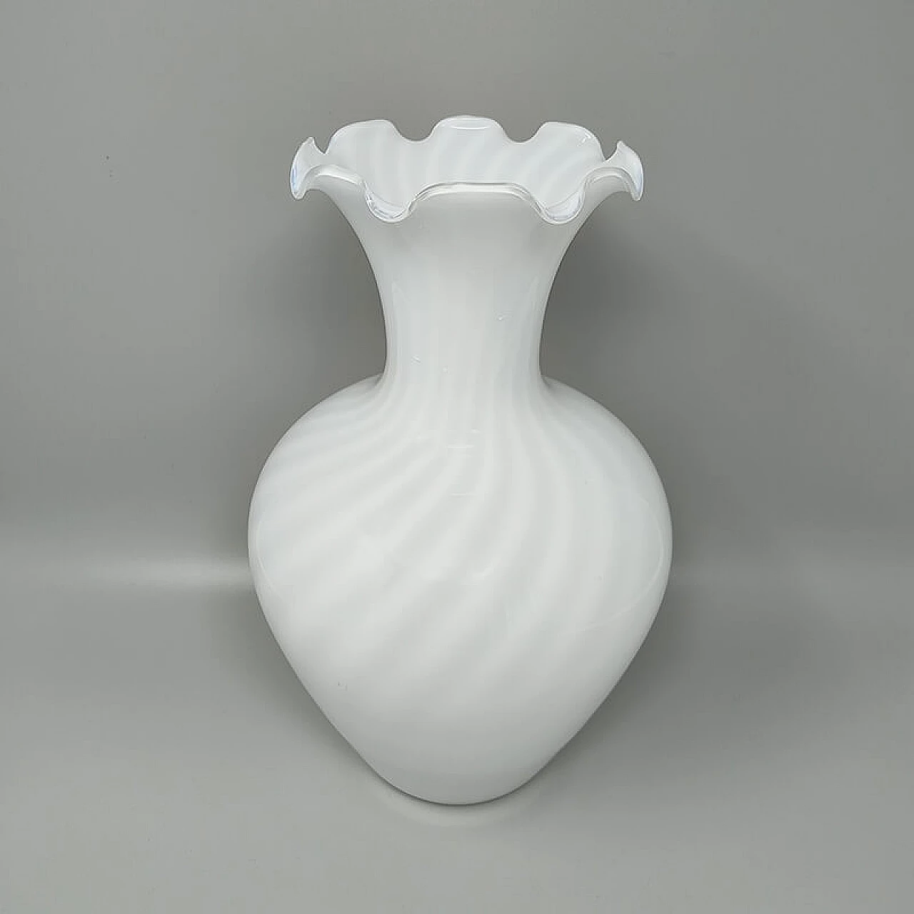 Vaso in vetro di Murano bianco di Dogi, anni '60 2