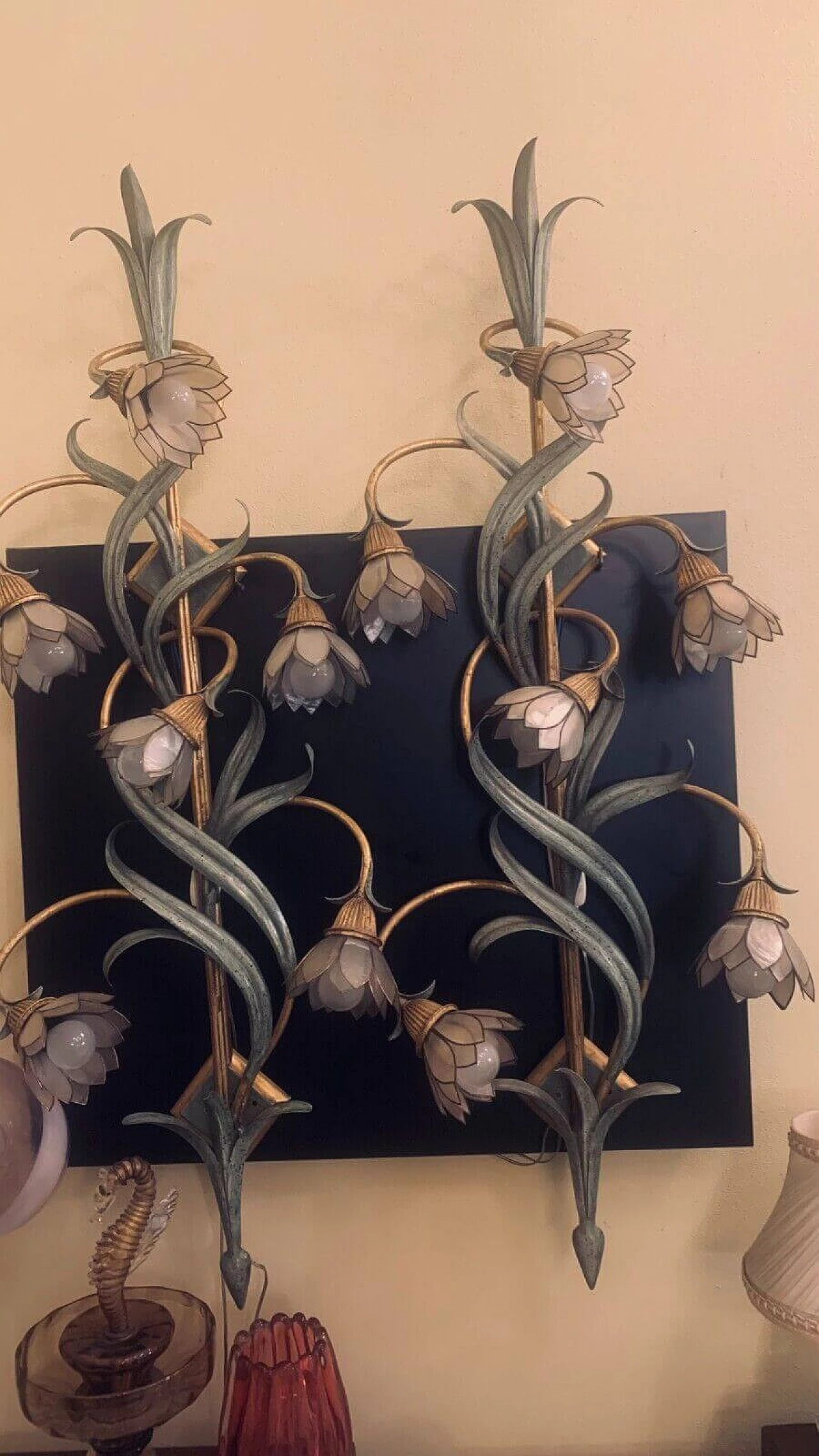 Pair of wall sconces by Banci Firenze with mother-of-pearl petals, 1980s 2