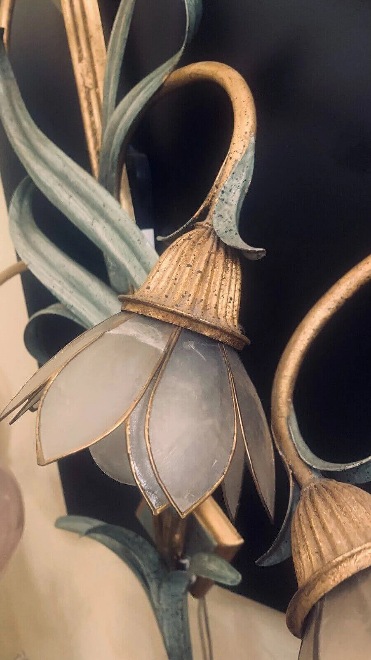 Pair of wall sconces by Banci Firenze with mother-of-pearl petals, 1980s 3