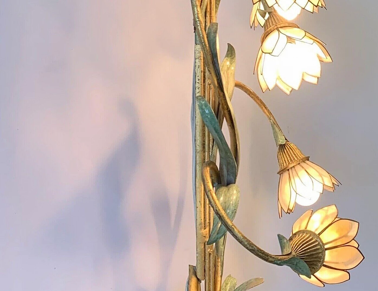 Pair of wall sconces by Banci Firenze with mother-of-pearl petals, 1980s 6