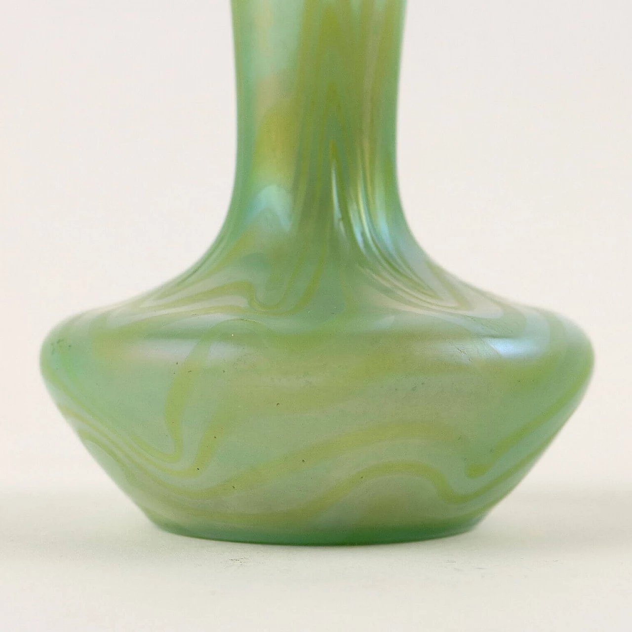 Green and yellow Loetz glass vase, early 20th century 5