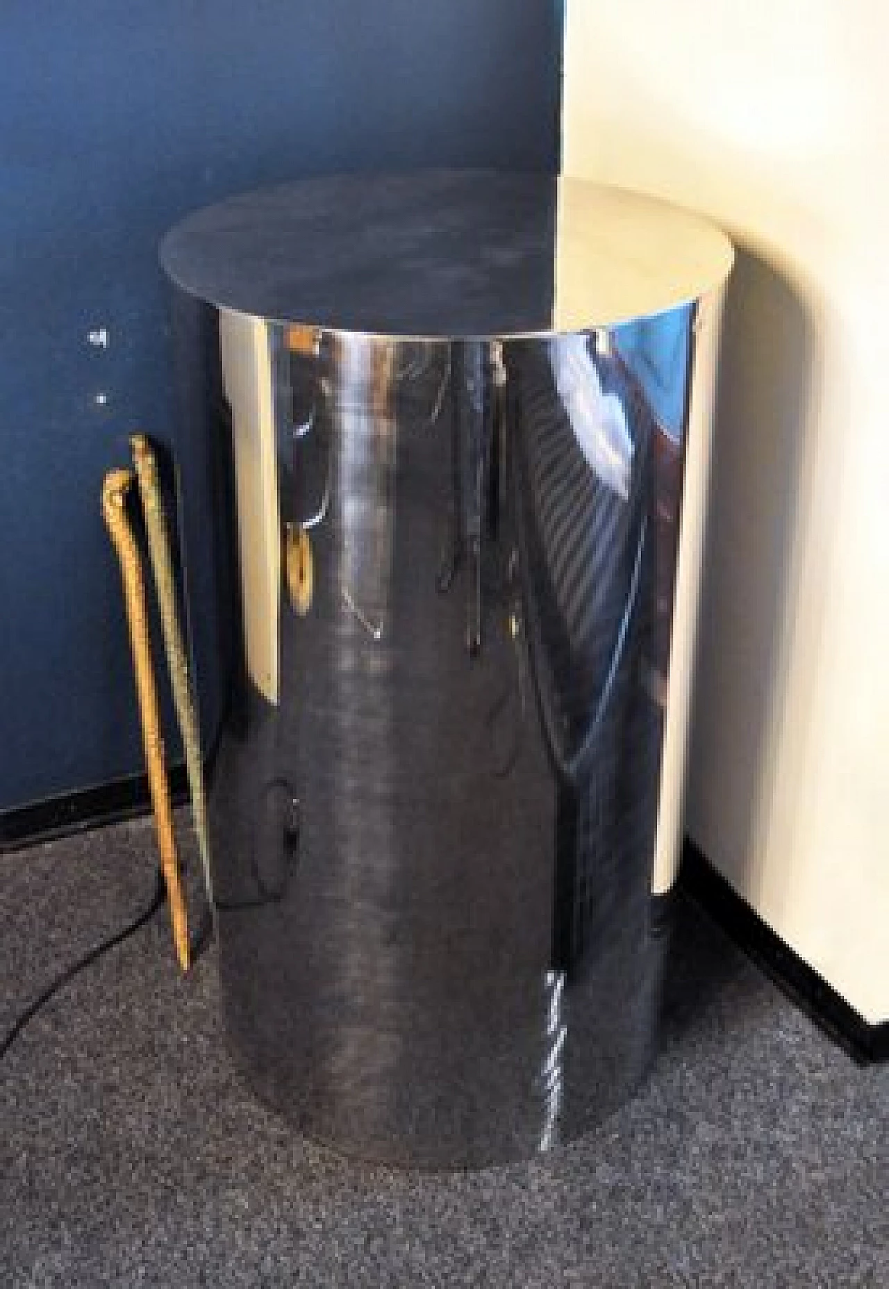 Tavolino cilindrico cromato di Antonia Astori de Ponti per Driade, anni '70 2