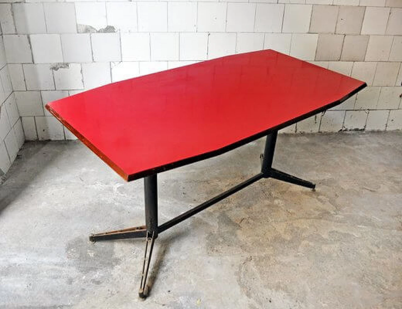 Red vintage dining table, 1970s 2
