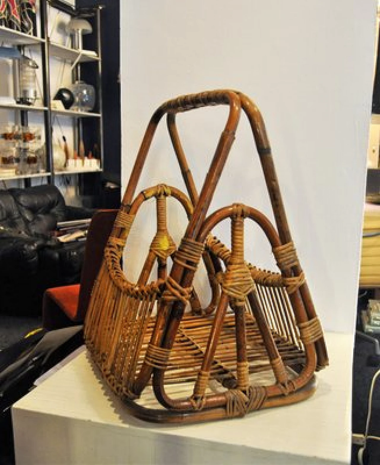 Rattan magazine rack attributed to Pierantonio Bonacina, 1950s 2