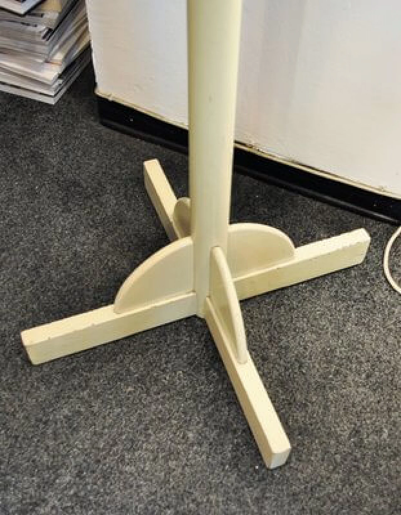 Appendiabiti bianco in legno, anni '60 2