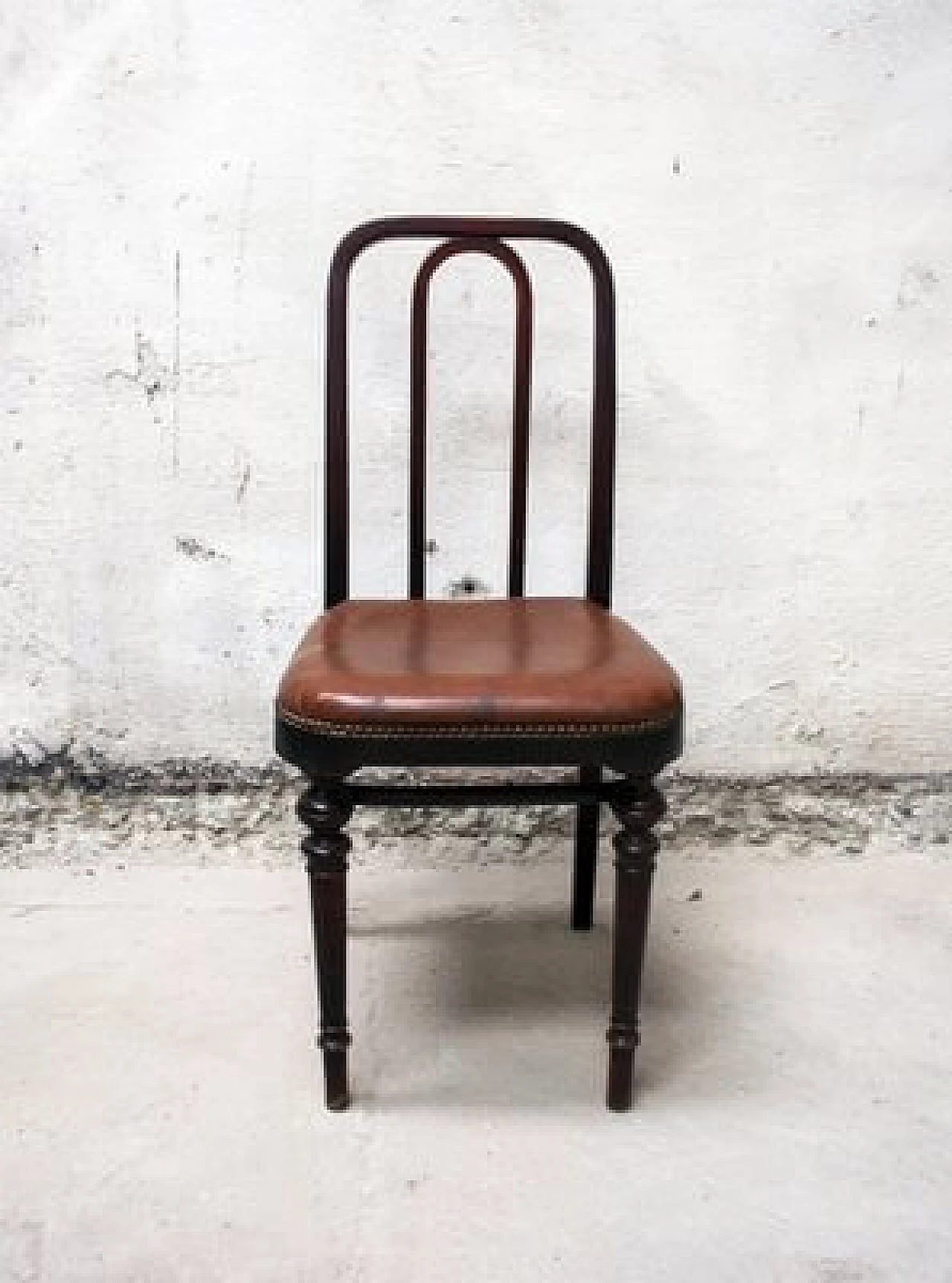 4 wooden chairs attributed to Thonet, 1910s 3