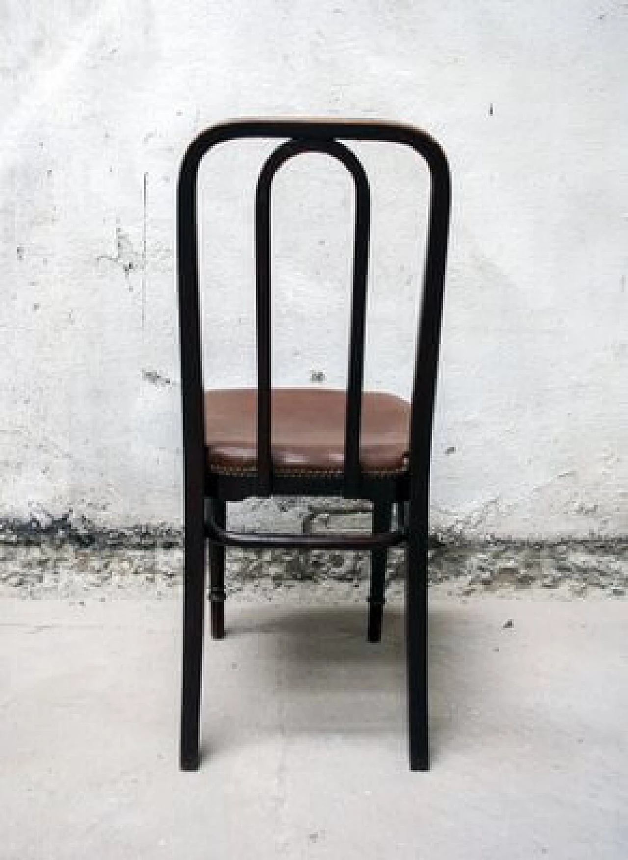 4 wooden chairs attributed to Thonet, 1910s 4