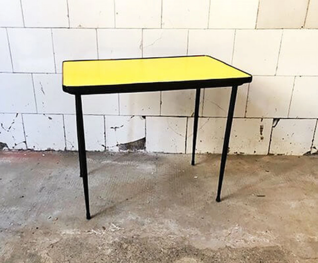 Coffee table with yellow formica top, 1950s 1