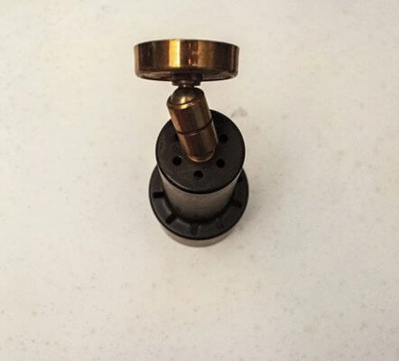 3 Appliques in ottone e metallo laccato di Stilnovo, anni '50 4