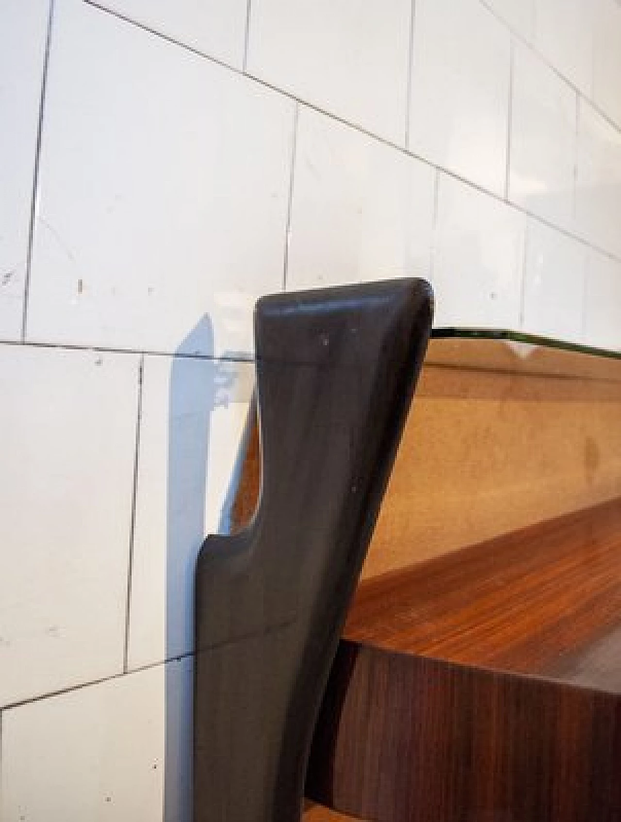 Consolle in legno con piano in vetro, anni '50 8