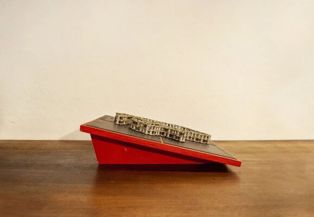 Paolo Tilche, scultura di catena magnetizzata su legno, anni '70 3