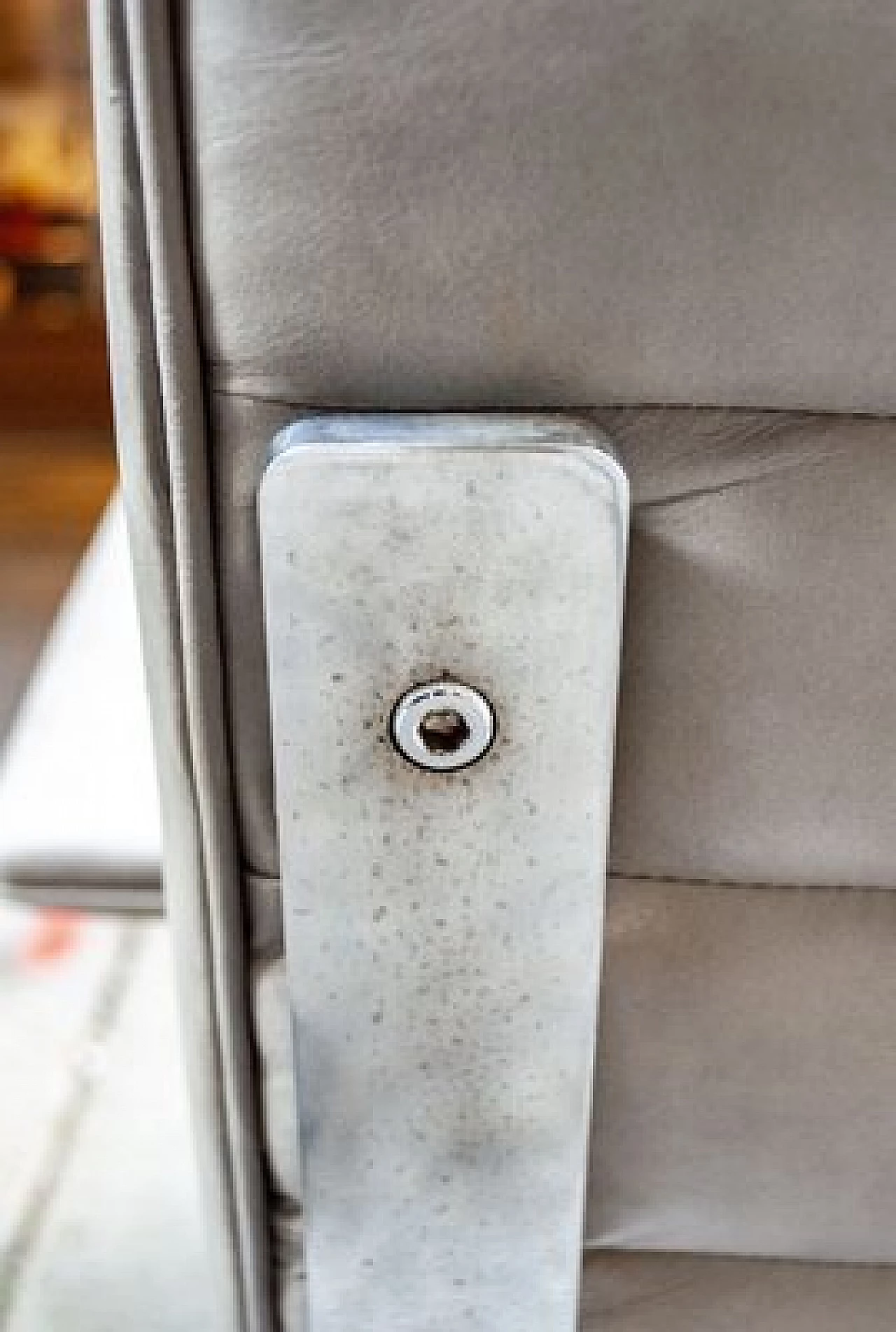 Poltrona in acciaio e pelle, anni '70 7