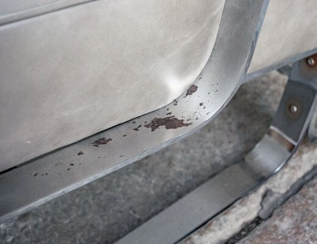 Poltrona in acciaio e pelle, anni '70 11