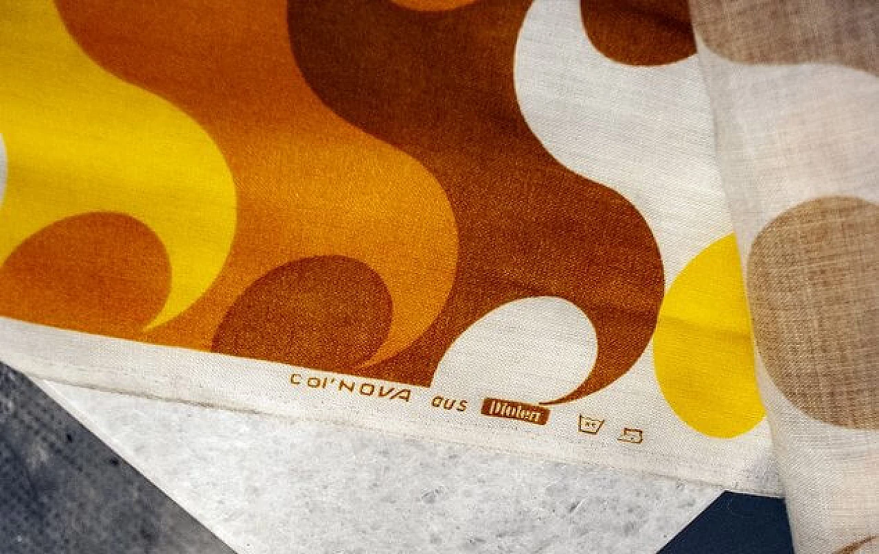 Tessuto giallo e arancione in cotone di Col Nova Diolen Ultra, anni '70 4