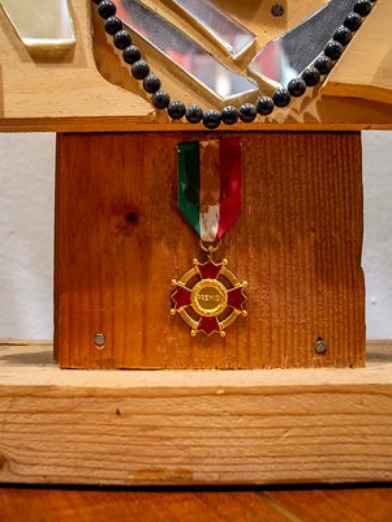 Enrico Baj, 'Regina' scultura, vari materiali, anni '70 3