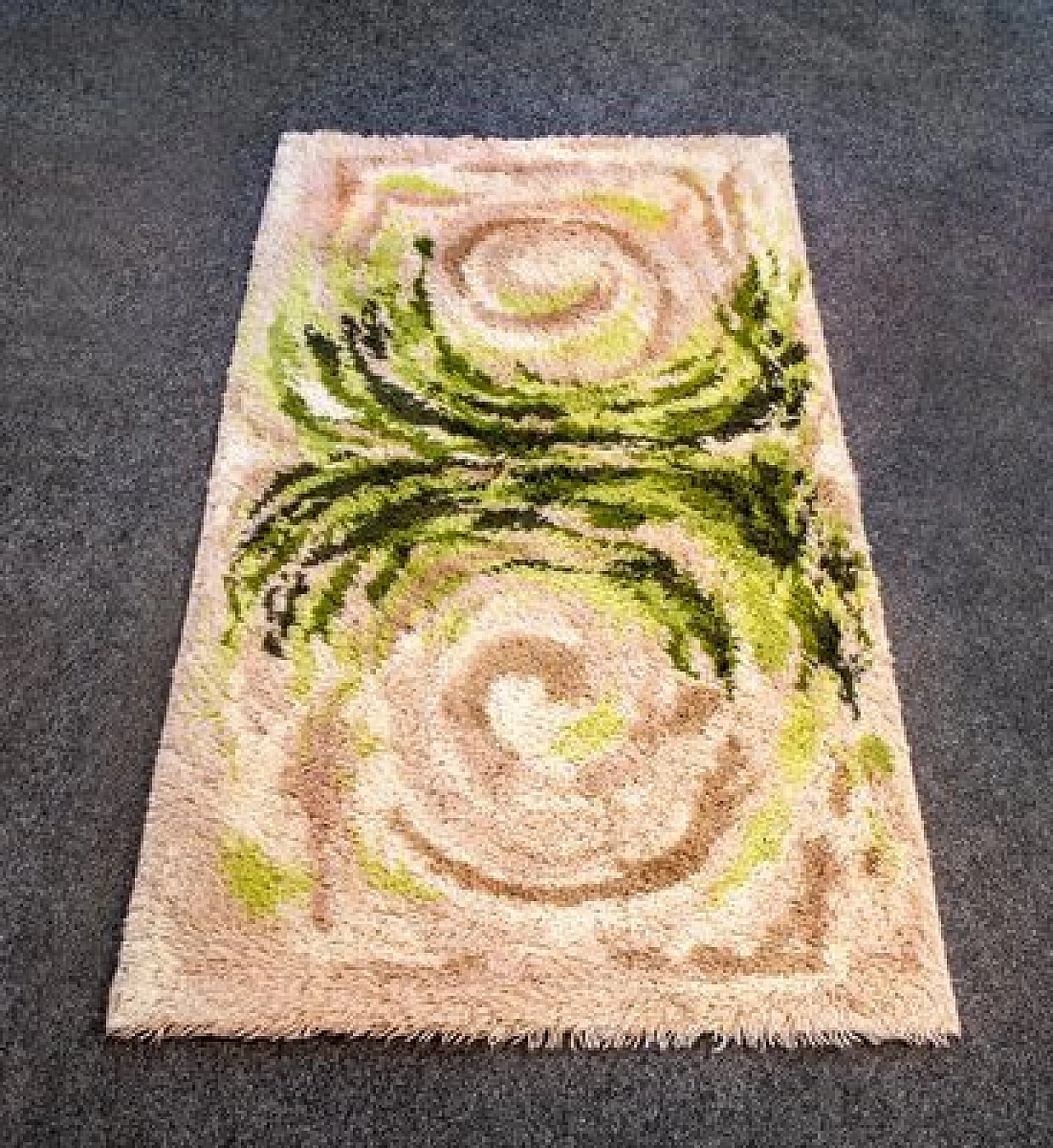 Green and beige wool rug, 1970s 2