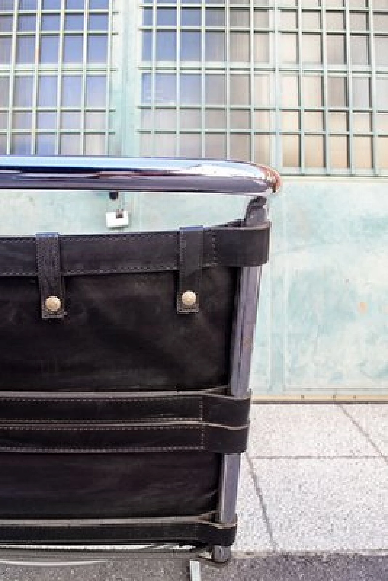 Poltrona MR Lounge Chair di Ludwig Mies Van Der Rohe per Knoll, anni '80 6