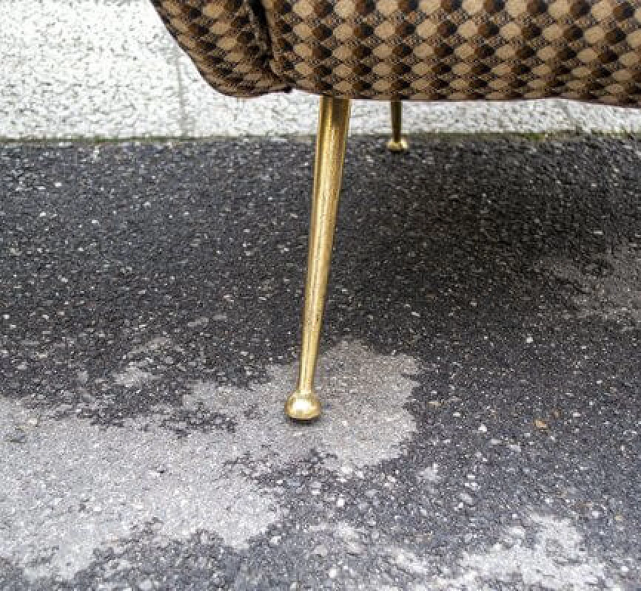 Divano in tessuto con gambe in ottone, anni '60 4