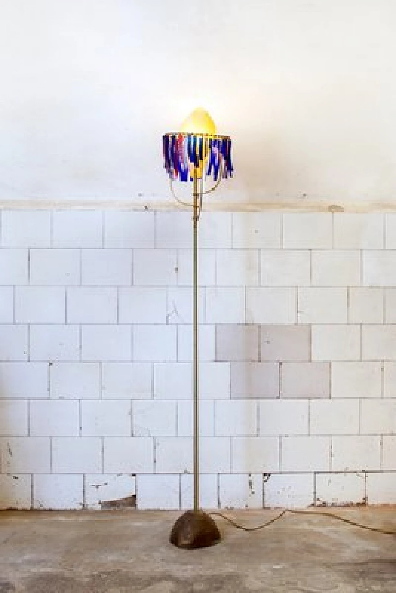 Lampada da terra Ifigenia di Toni Cordero per Artemide, anni '90 1