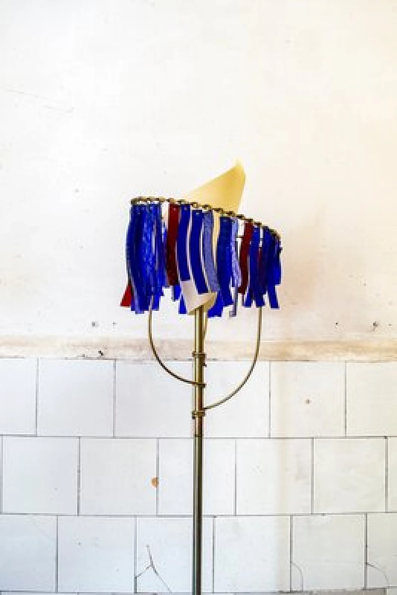 Lampada da terra Ifigenia di Toni Cordero per Artemide, anni '90 3