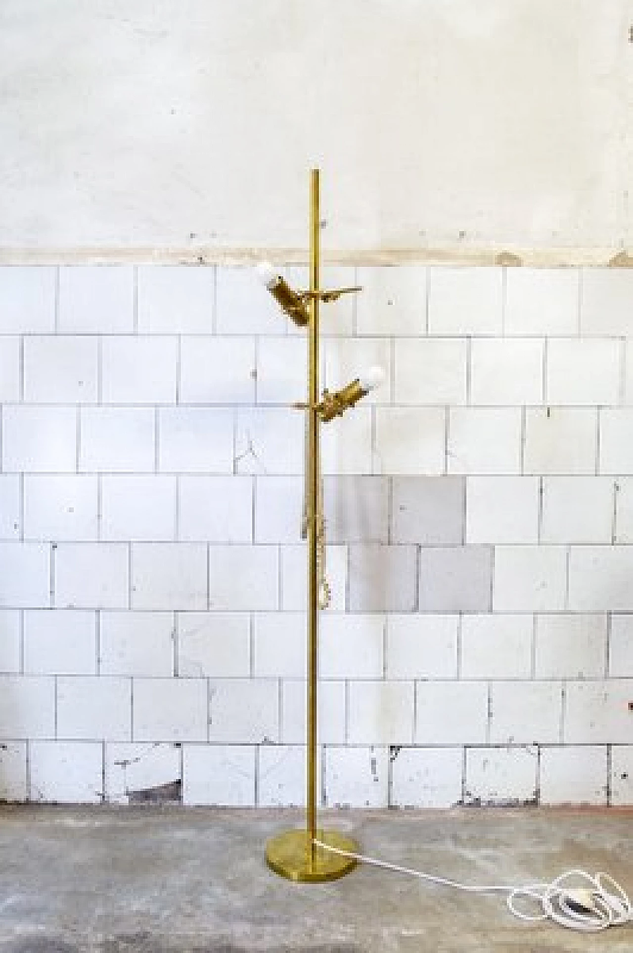 Lampada da terra Capacio in ottone di Fulvio Ferrari per Solka B, 1972 1