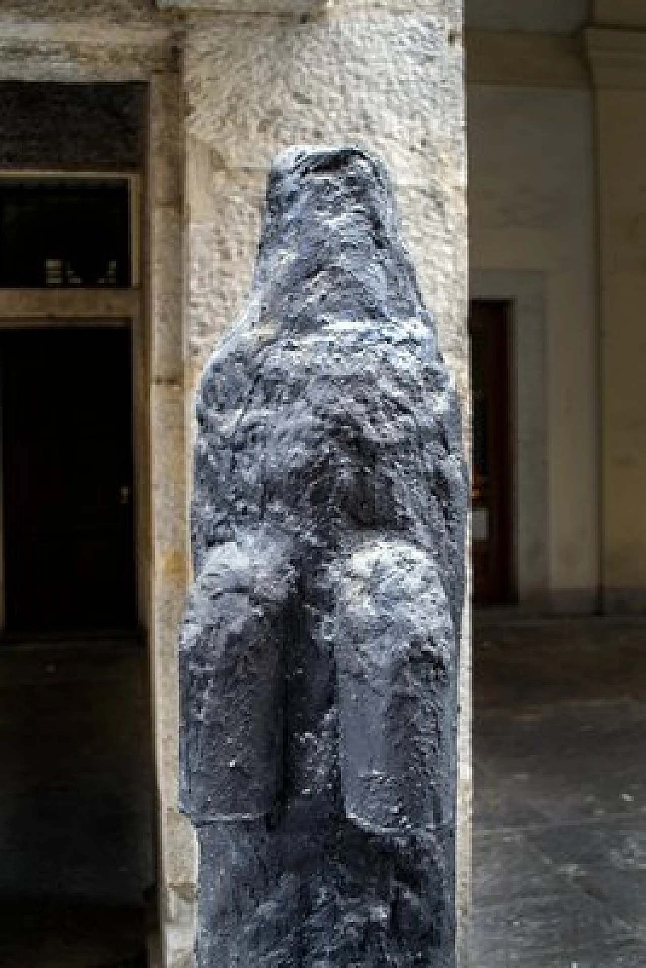Sergio Ragalzi, Ombre Atomiche, concrete and tar sculptures, 1985 4