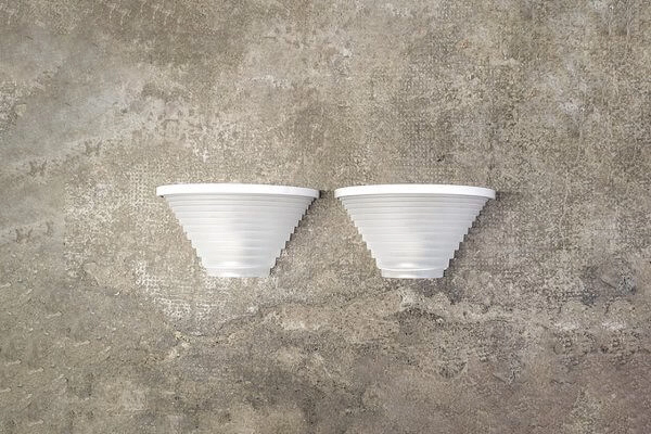 Pair of Egisto 28 wall lights by Angelo Mangiarotti for Artemide, 1980s 1