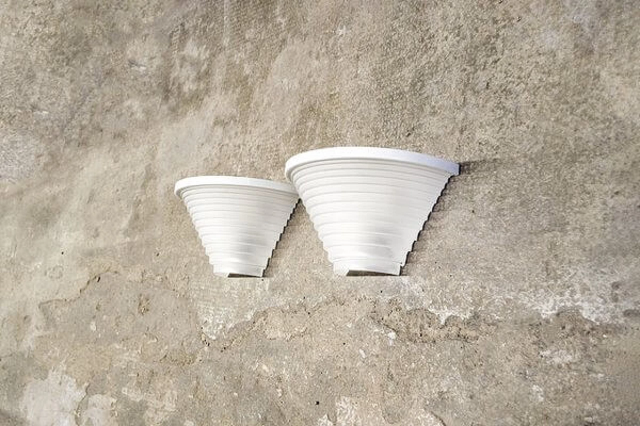 Pair of Egisto 28 wall lights by Angelo Mangiarotti for Artemide, 1980s 2