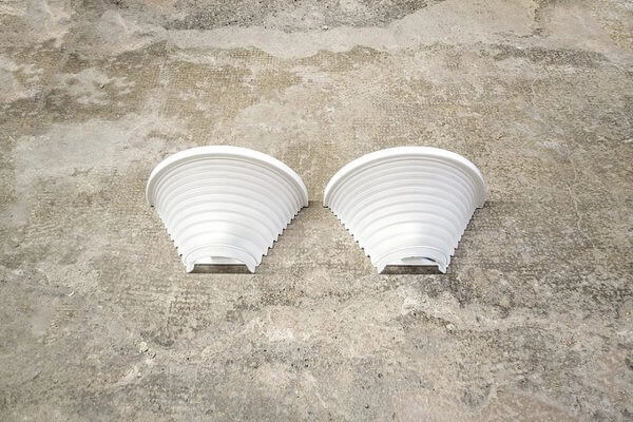 Pair of Egisto 28 wall lights by Angelo Mangiarotti for Artemide, 1980s 3