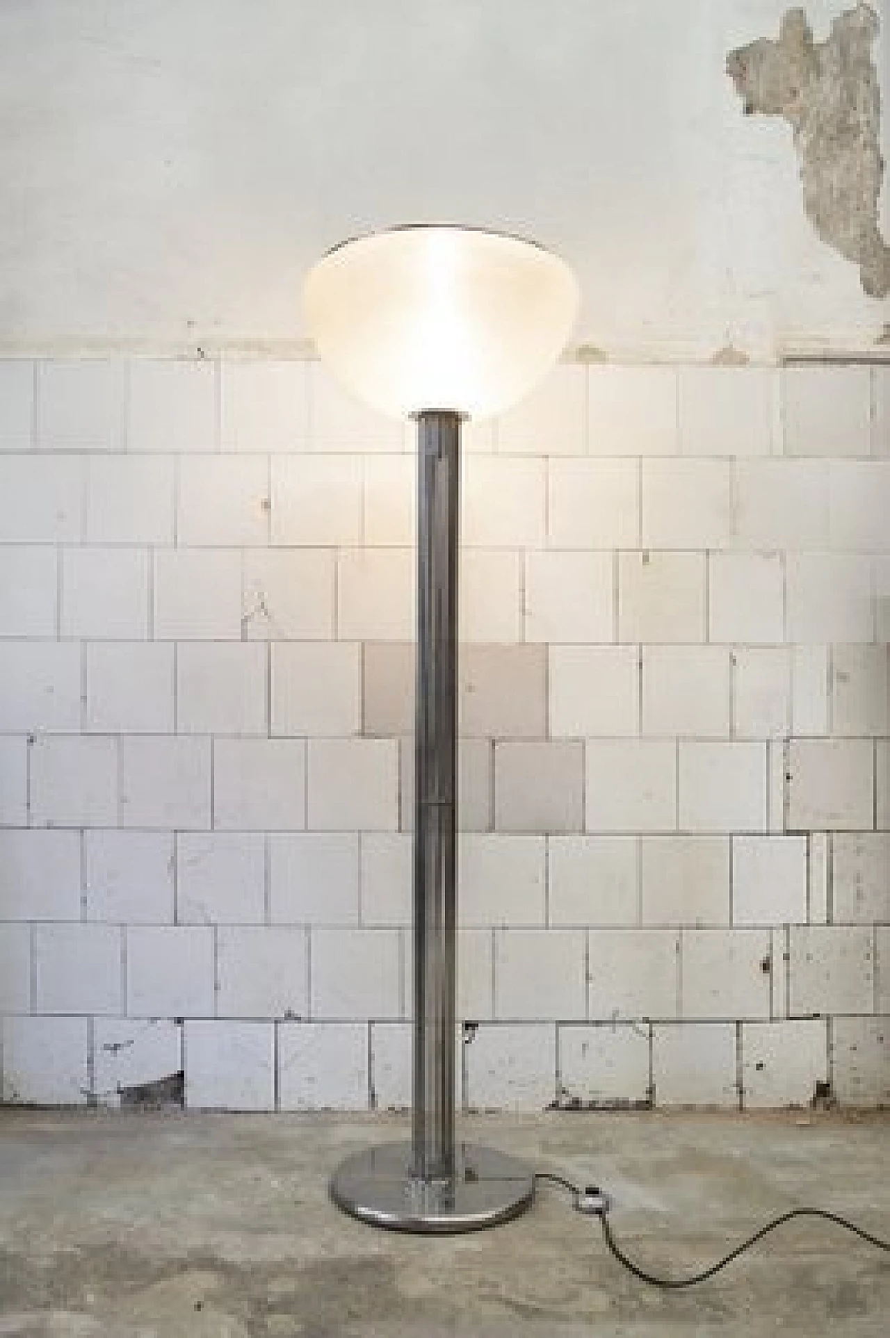 Lampada da terra Moana di Luigi Massoni per Guzzini, 1967 2