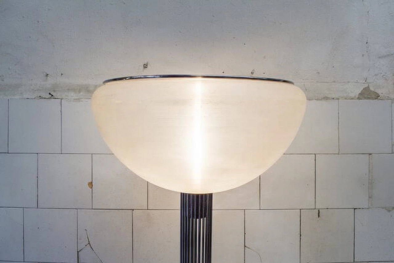 Lampada da terra Moana di Luigi Massoni per Guzzini, 1967 3