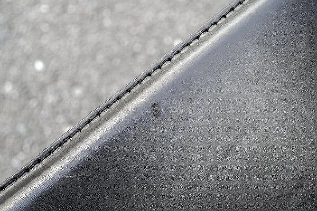 4 Sedie in pelle nera di Enrico Pellizzoni, anni '70 3