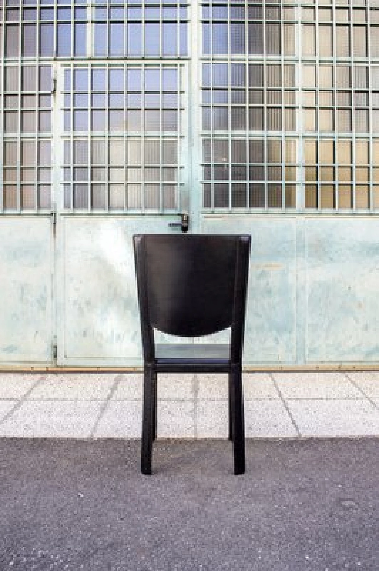 4 Sedie in pelle nera di Enrico Pellizzoni, anni '70 4