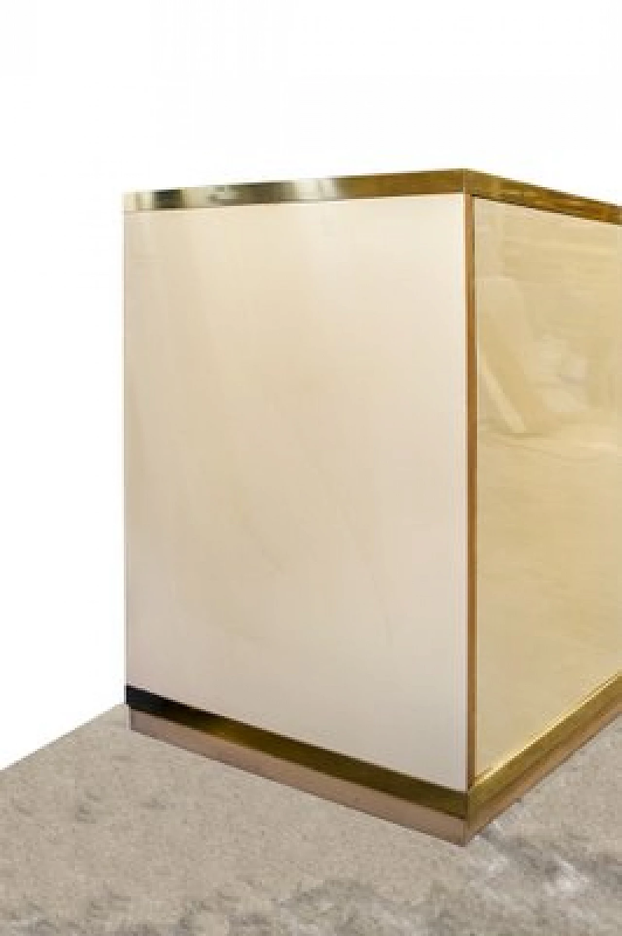 Sideboard in lacquered wood and brass with drawers, 1970s 3