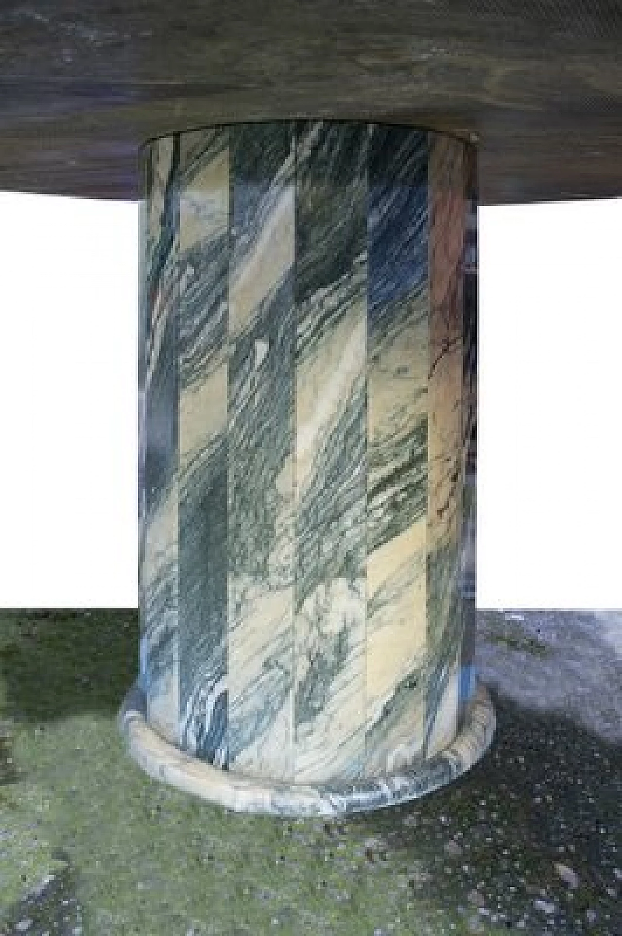 Circular green marble table with column structure, 1970s 3