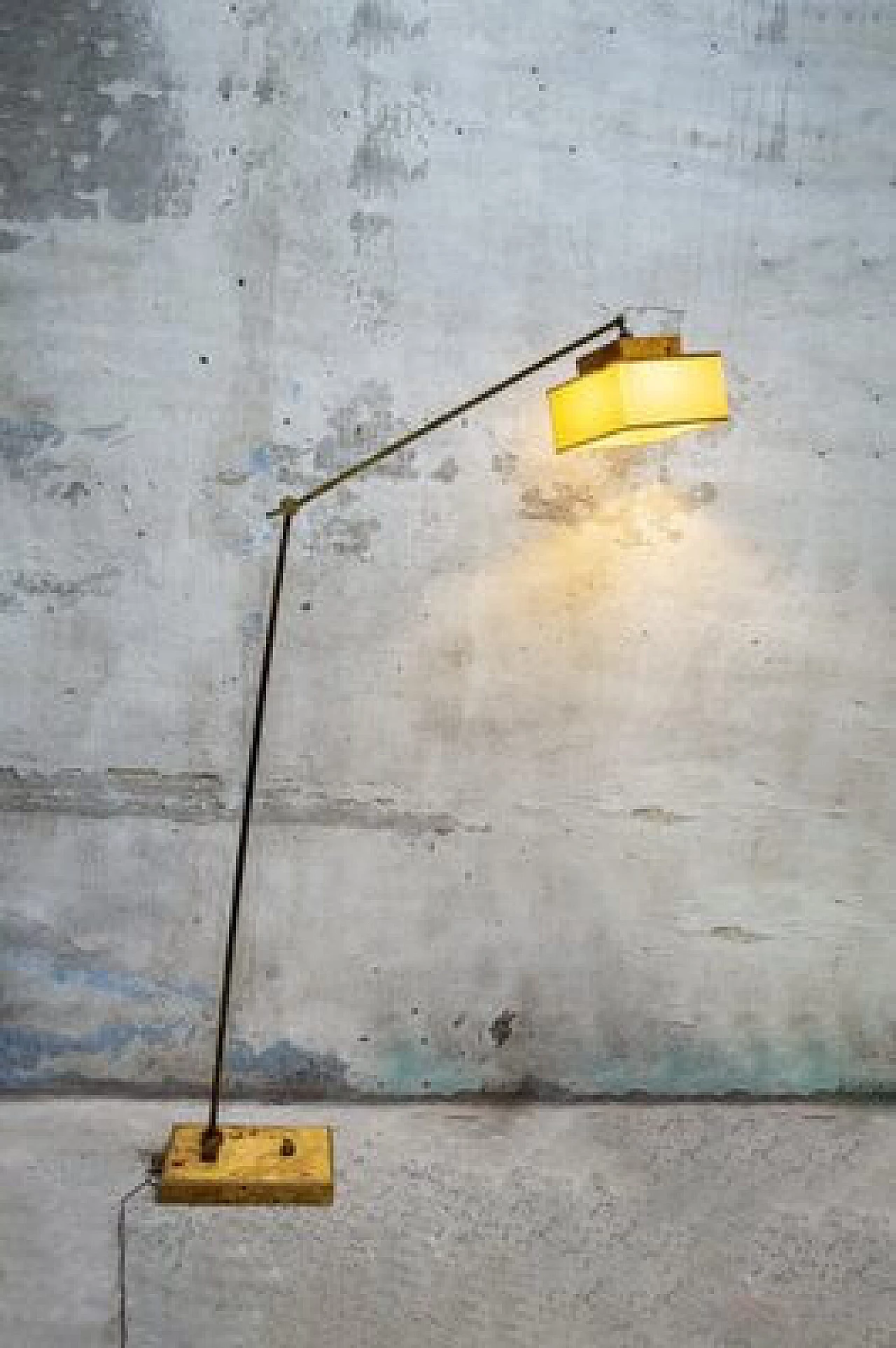 Floor lamp in brass, briarwood and fabric by Romeo Rega, 1970s 2