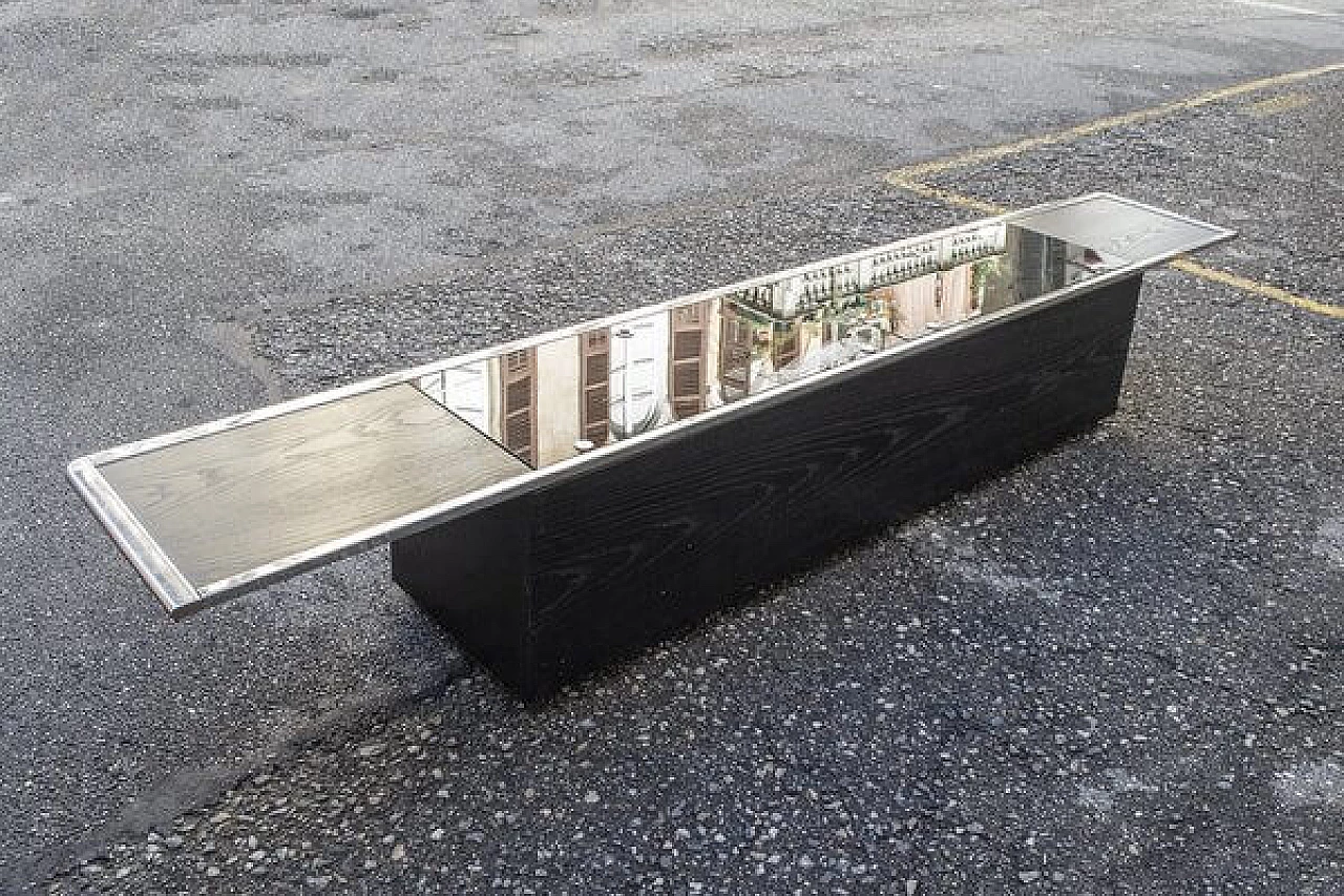 Credenza bassa in pelle scamosciata, vetro, legno e metallo cromato, anni '70 4