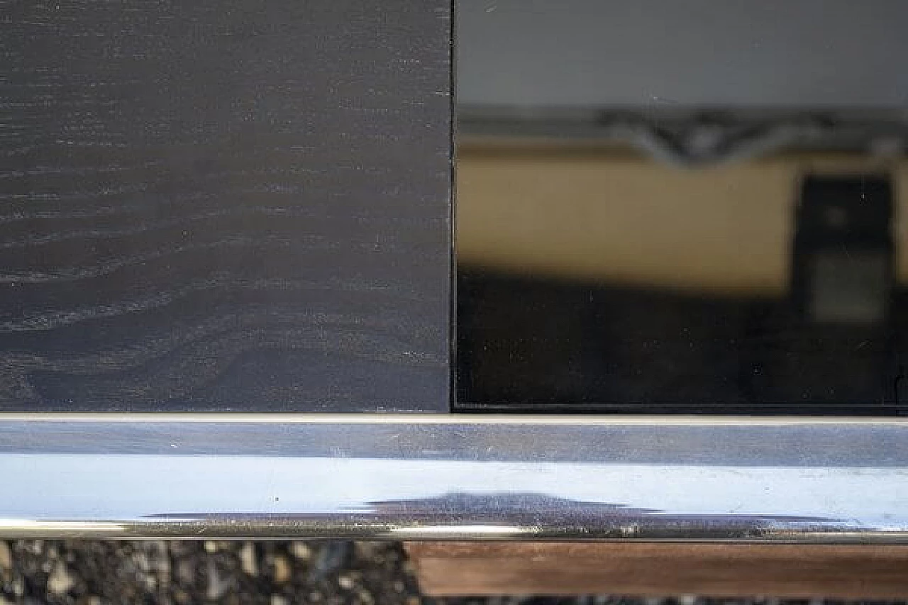 Credenza bassa in pelle scamosciata, vetro, legno e metallo cromato, anni '70 7