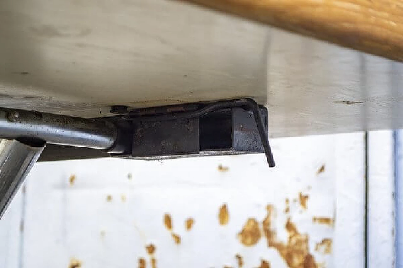 Tavolino regolabile in metallo e legno, anni '60 7