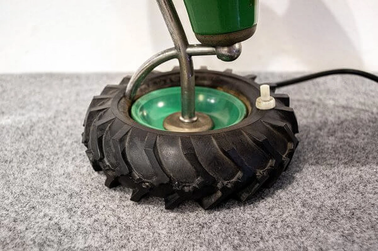 Lampada in alluminio laccato con base in gomma di Pirelli, anni '60 5