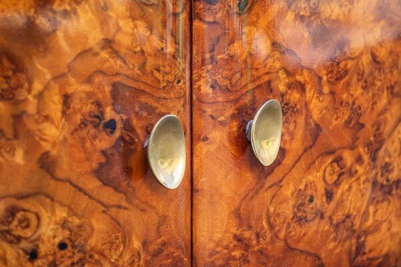 Pair of burl and glass bedside tables, Italy, 1950s 6